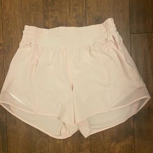 Lululemon High Rise Hotty Hot Short 4”